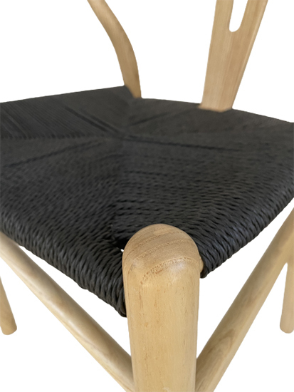 Silla Wishbone roble asiento negro